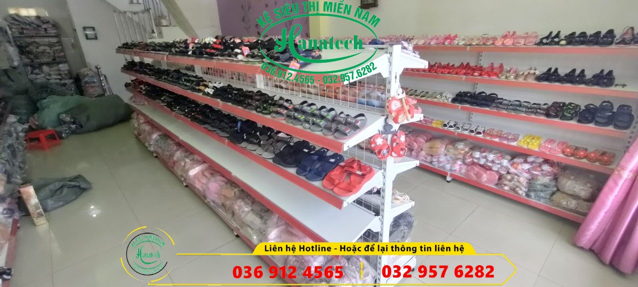 Giá kệ trưng bày cửa hàng shop giày dép